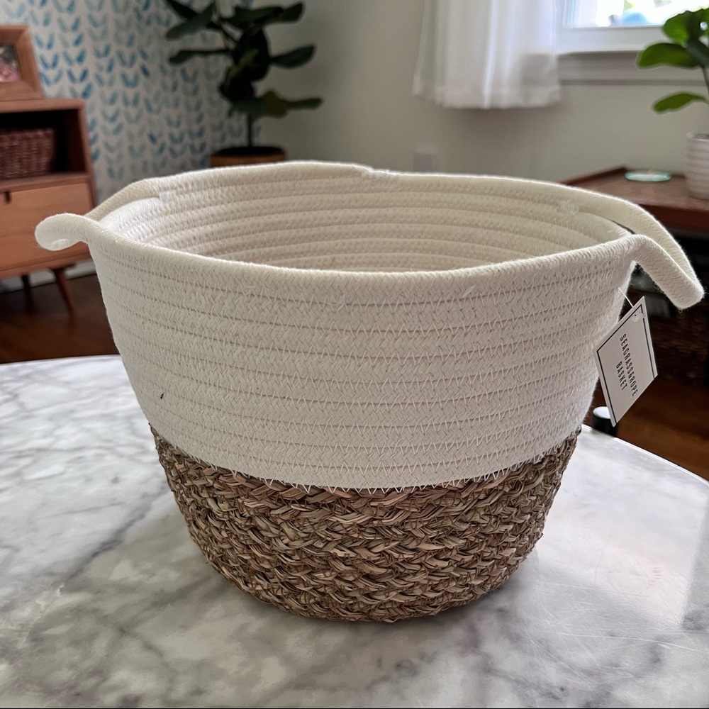 New Seagrass and Rope Basket - Picture 2 of 5
